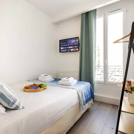 Cosy Bedroom - Tour Eiffel Champs De Mars 2a Holiday home Paris